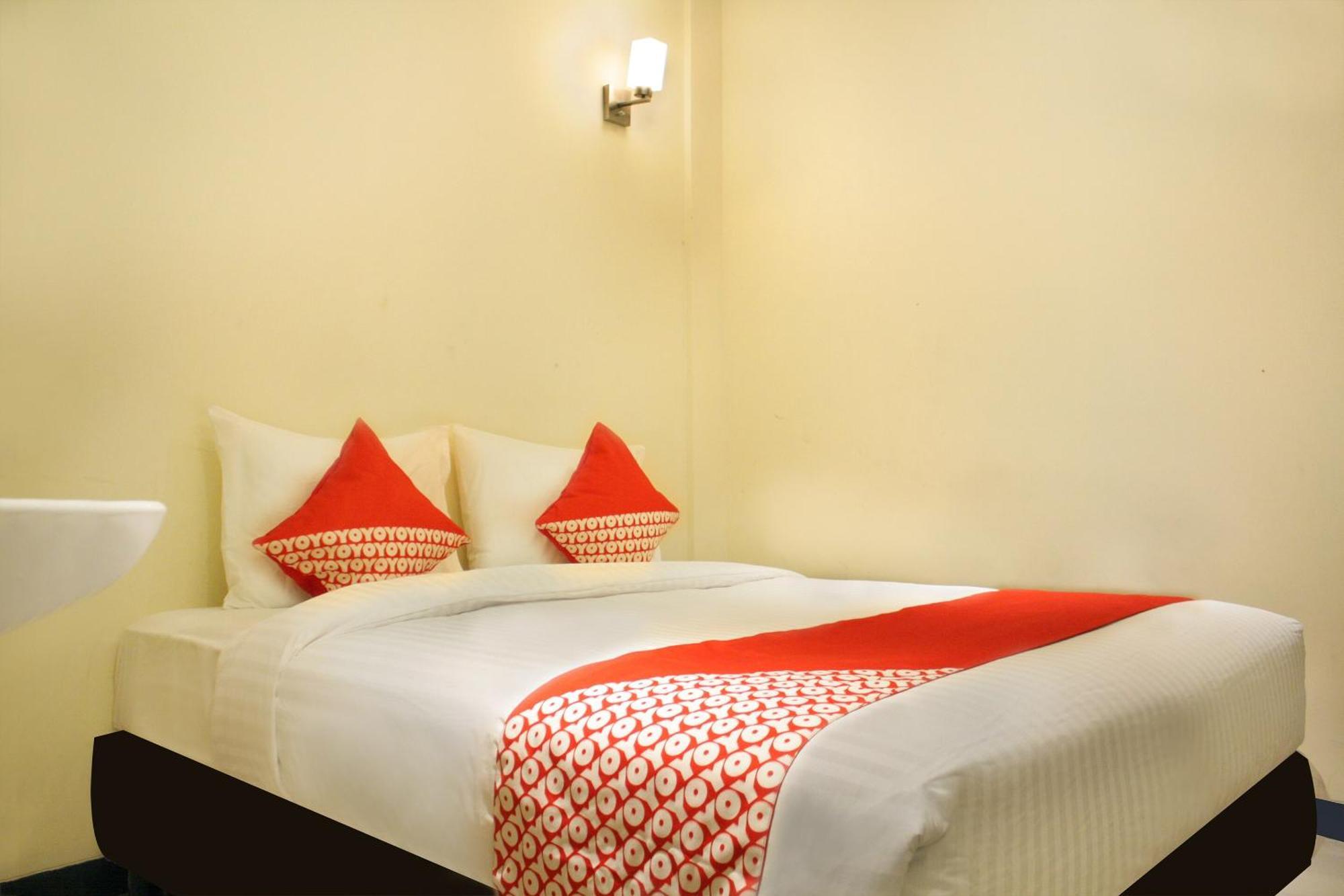 Oyo 148 Cempaka Place Homestay Jakarta Exterior photo